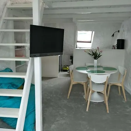 Cosy, * Dijon